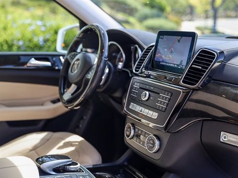 Used 2018 Mercedes-Benz GLS 450 4MATIC image 24