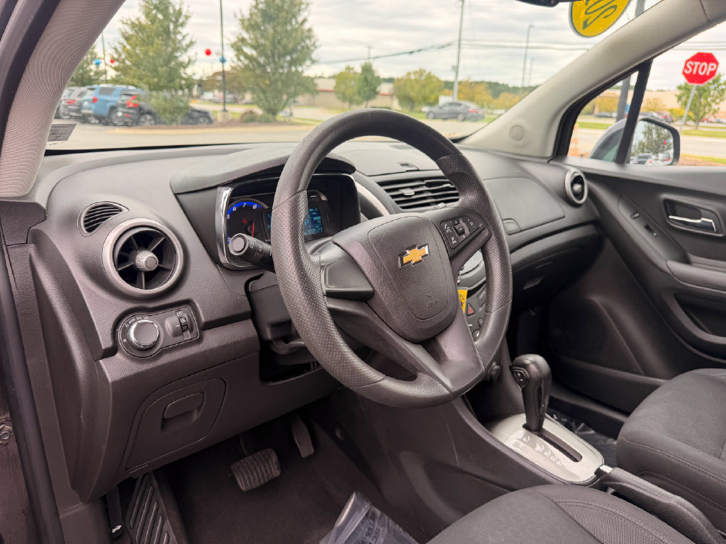 Used 2016 Chevrolet Trax LS AWD/4WD image 14