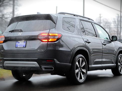 Used 2025 Honda Pilot Elite image 5