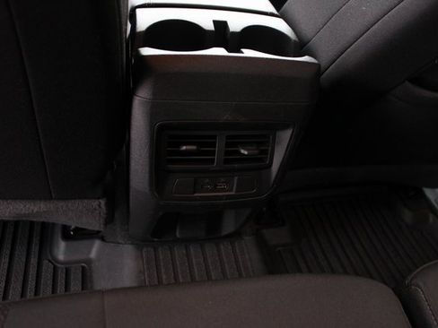 Used 2024 GMC Canyon Elevation w/ Convenience Package image 31