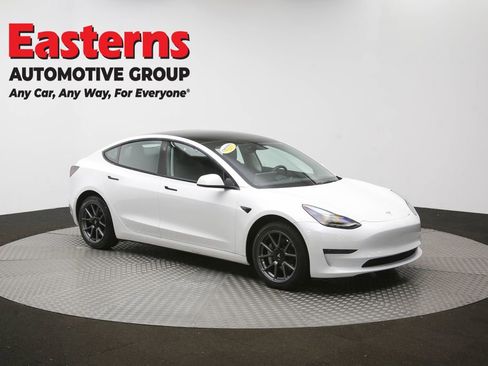 Used 2023 Tesla Model 3 Standard Range image 43