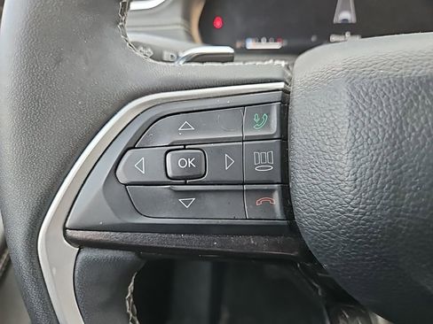 Used 2023 Jeep Grand Cherokee L Laredo image 13