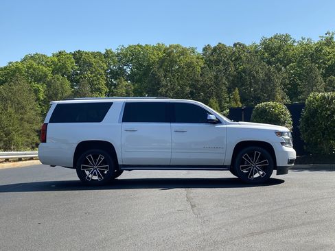 Used 2017 Chevrolet Suburban Premier RWD image 5