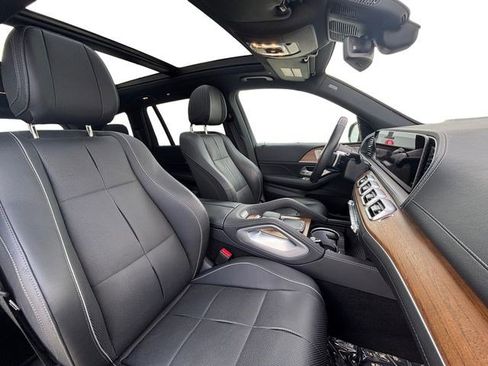 Used 2024 Mercedes-Benz GLS 580 4MATIC image 19