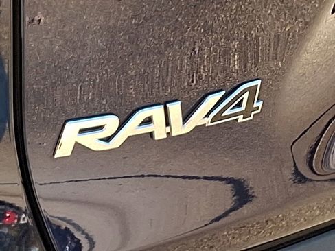 Used 2023 Toyota RAV4 XLE Premium image 36