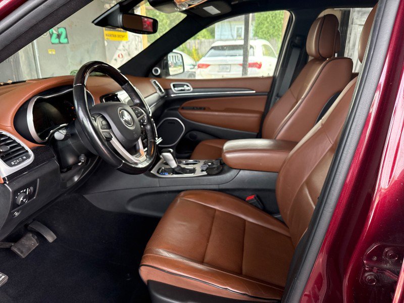 Used 2021 Jeep Grand Cherokee Summit AWD/4WD image 4