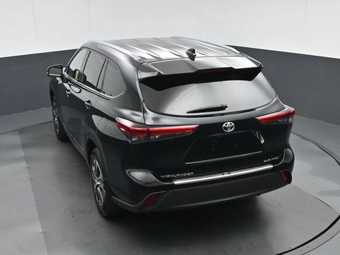 Used 2020 Toyota Highlander XLE AWD/4WD image 72