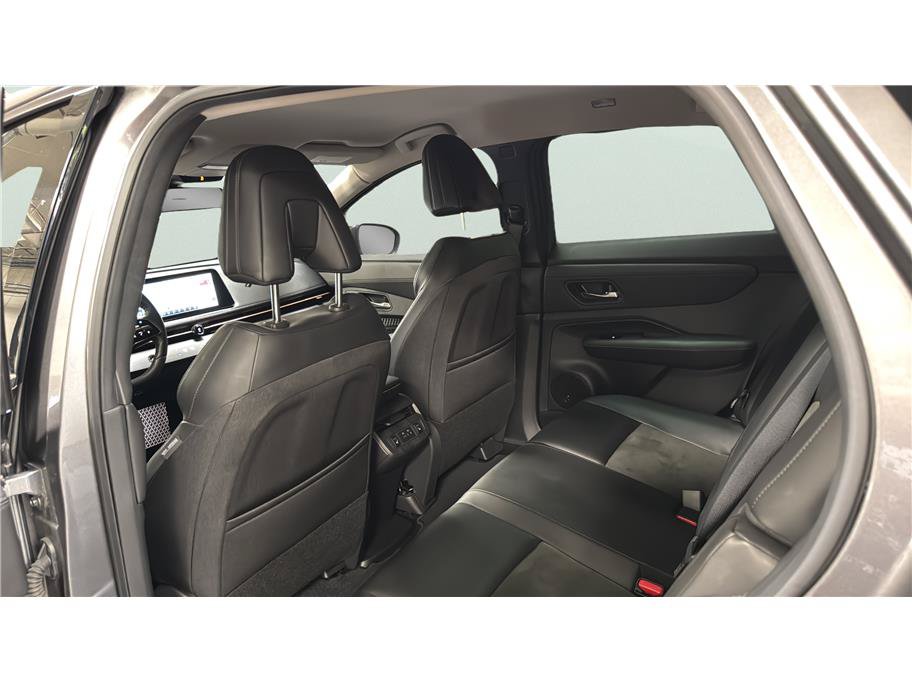 Used 2024 Nissan Ariya AWD image 19