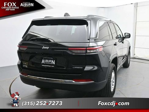 Used 2023 Jeep Grand Cherokee Laredo w/ Luxury Tech Group I image 4