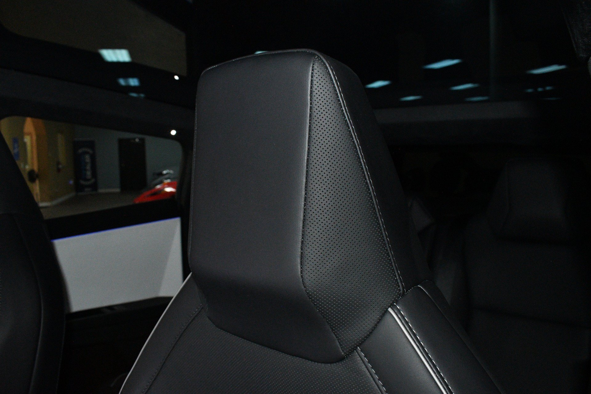 Used 2024 Tesla Cybertruck AWD Crew Cab image 9