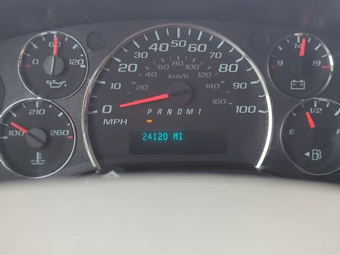 Used 2024 GMC Savana 2500 w/ Driver Convenience Package image 12