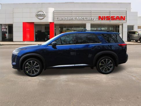 New 2026 Nissan Pathfinder Platinum w/ Cargo Package image 6