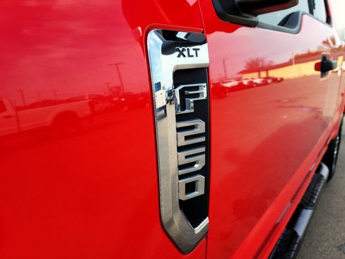 Used 2019 Ford F250 XLT w/ XLT Value Package image 17