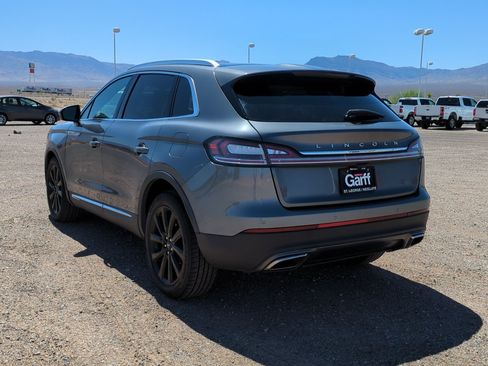 Used 2022 Lincoln Nautilus Reserve w/ Monochromatic Package AWD/4WD image 5