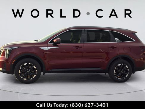 Certified 2025 Kia Sorento S AWD/4WD image 11