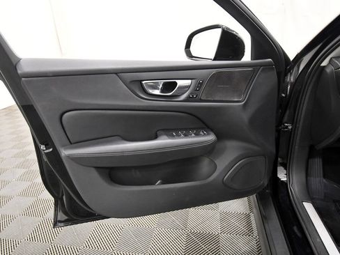 Used 2025 Volvo V60 B5 Cross Country Plus AWD/4WD image 13