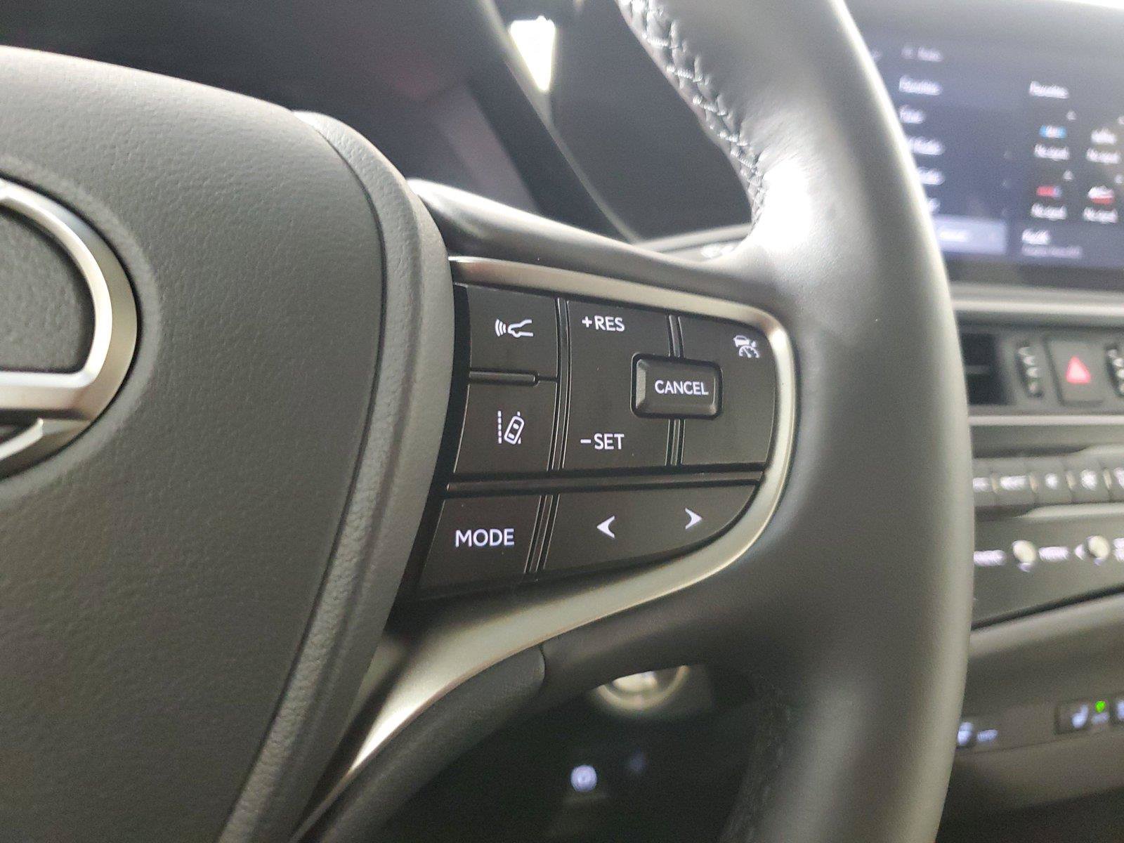 Used 2024 Lexus ES 350 w/ Premium Package FWD image 25