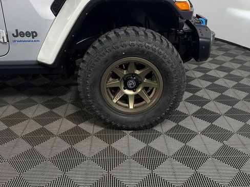 Used 2024 Jeep Wrangler Unlimited Rubicon 4xe AWD/4WD image 14