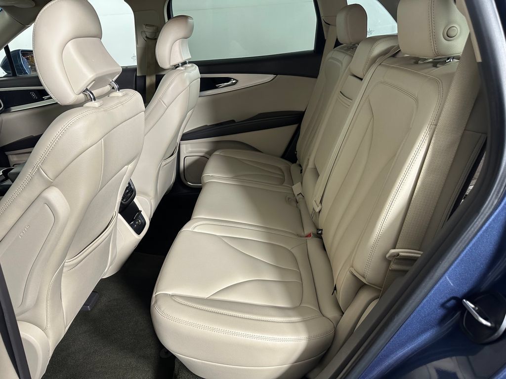Used 2019 Lincoln Nautilus Premier AWD/4WD image 25