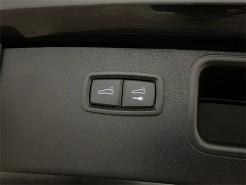 Used 2017 Porsche Macan GTS w/ Premium Package Plus image 8