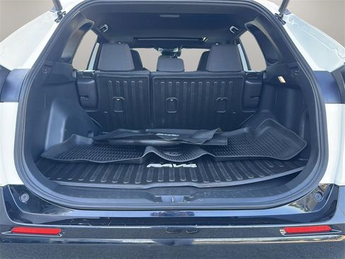 Used 2022 Toyota RAV4 SE image 21