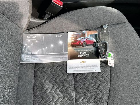 Used 2024 Chevrolet Equinox LT image 11