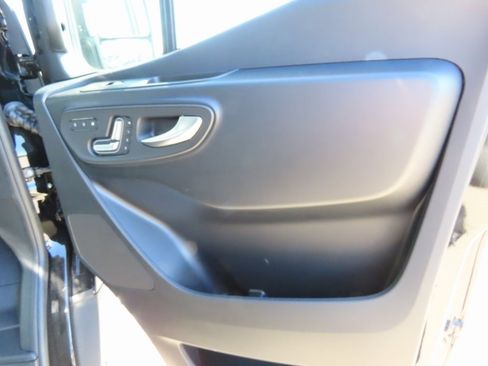 Used 2024 Mercedes-Benz Sprinter 2500 image 15