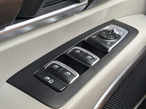 Certified 2024 Kia Telluride S w/ S Sunroof Package FWD image 25