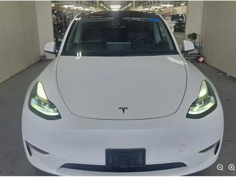 Used 2023 Tesla Model Y Long Range AWD/4WD image 2