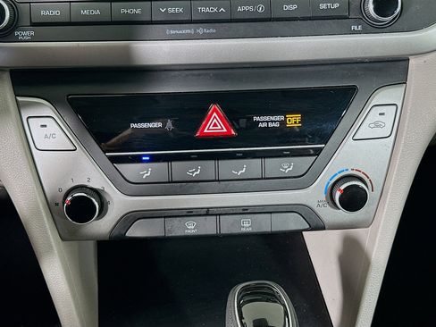 Used 2018 Hyundai Elantra SEL FWD image 23