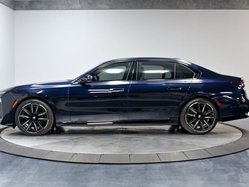 Used 2023 BMW 760i xDrive w/ Luxury Rear Seating Package AWD/4WD image 35