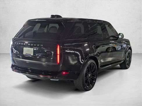 Used 2025 Land Rover Range Rover Long Wheelbase SE AWD/4WD image 5