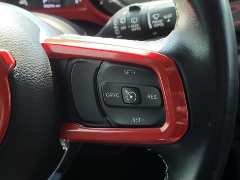 Used 2020 Jeep Wrangler Unlimited Sahara AWD/4WD image 30