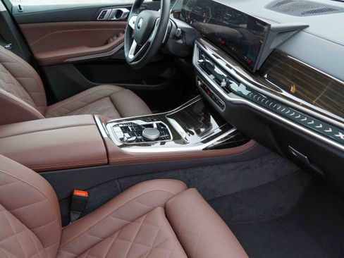 Used 2025 BMW X7 xDrive40i image 10