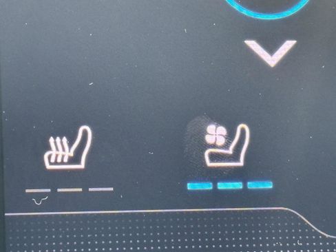 Used 2022 Porsche Taycan 4S w/ Off-Road Design Package image 40