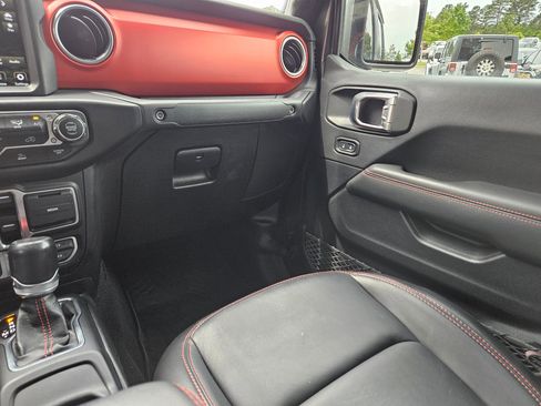 Used 2021 Jeep Gladiator Rubicon AWD/4WD image 11