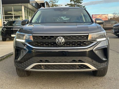 Used 2024 Volkswagen Taos SE image 8