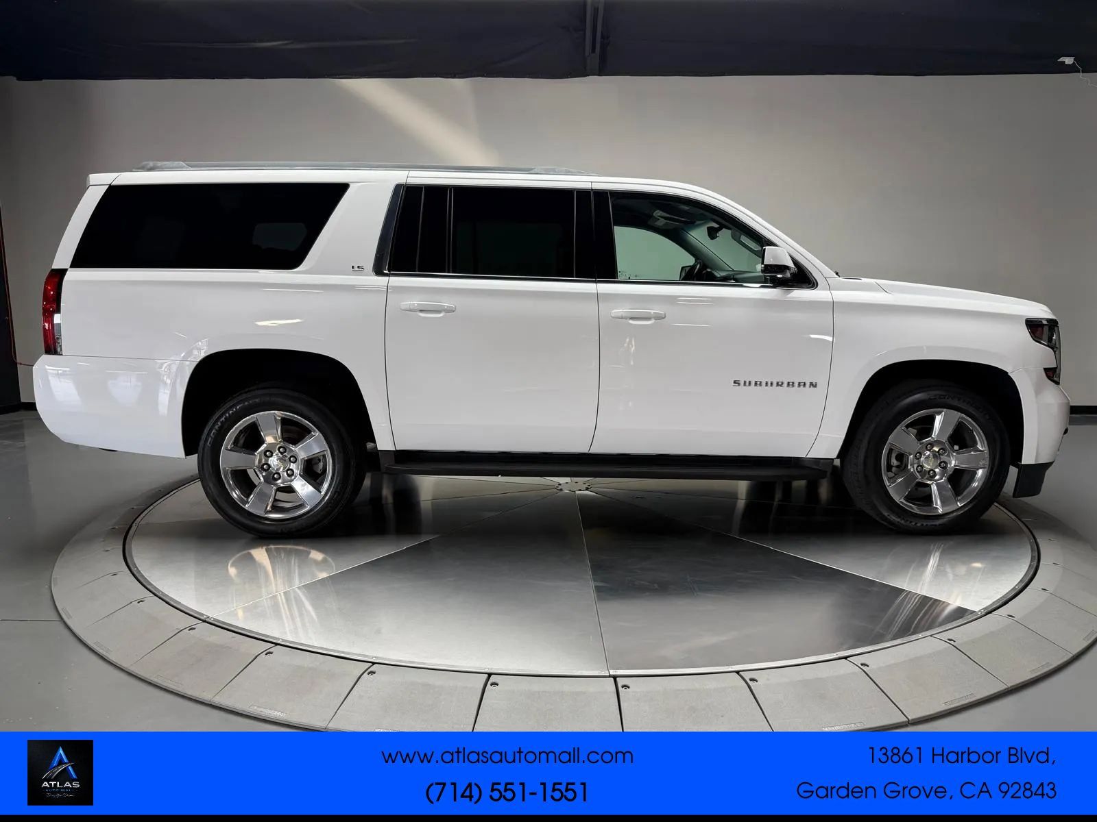 Used 2016 Chevrolet Suburban LS RWD image 6