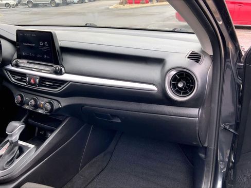 Used 2022 Kia Forte LXS image 17