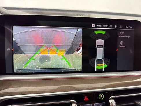 Used 2022 BMW X5 xDrive40i w/ Premium Package image 17