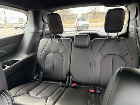 New 2026 Chrysler Pacifica Select image 15