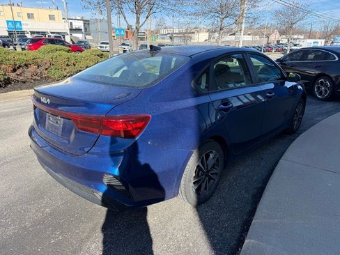 Used 2022 Kia Forte LXS w/ LXS Technology Package image 11