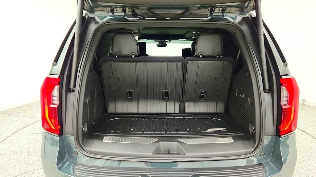 Used 2026 GMC Yukon AT4 Ultimate w/ LPO, Floor Liner Package AWD/4WD image 25
