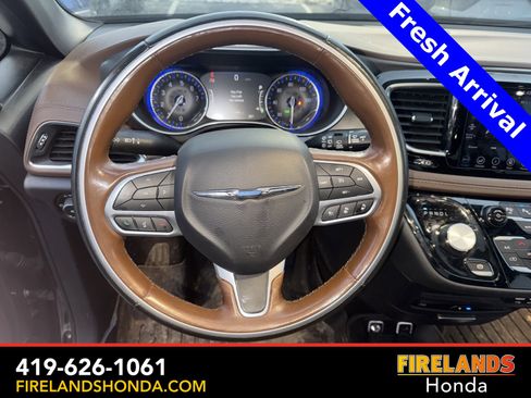 Used 2020 Chrysler Pacifica Limited w/ Tire & Wheel Group image 17