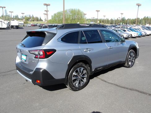 Used 2023 Subaru Outback Limited w/ Popular Package #2 AWD/4WD image 5