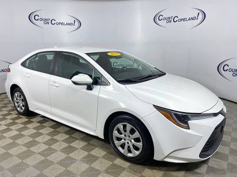 Certified 2023 Toyota Corolla LE FWD image 1