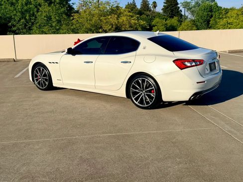 Used 2019 Maserati Ghibli GranLusso RWD image 6