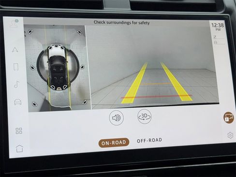 Used 2024 Land Rover Discovery S image 30