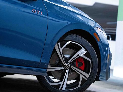 New 2026 Volkswagen GTI SE FWD image 7