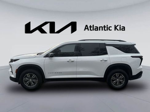 Used 2025 Chevrolet Traverse LT w/ Driver Confidence Package AWD/4WD image 11